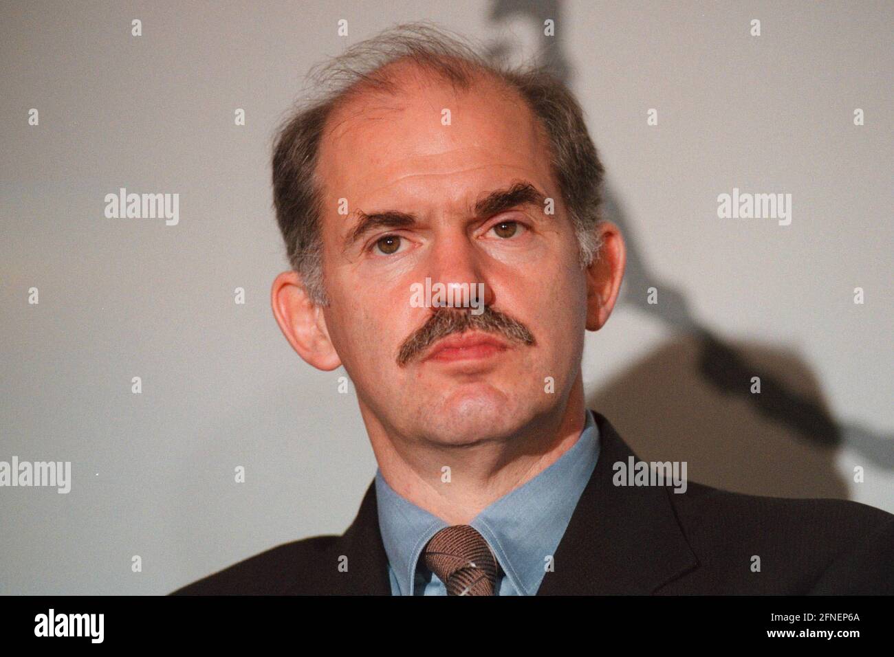 Georgios Papandreou, Foreign Minister of Greece, during a press conference on the occasion of a special meeting of the European Council at the Intercontinental Hotel in Berlin. [automated translation] Stock Photo