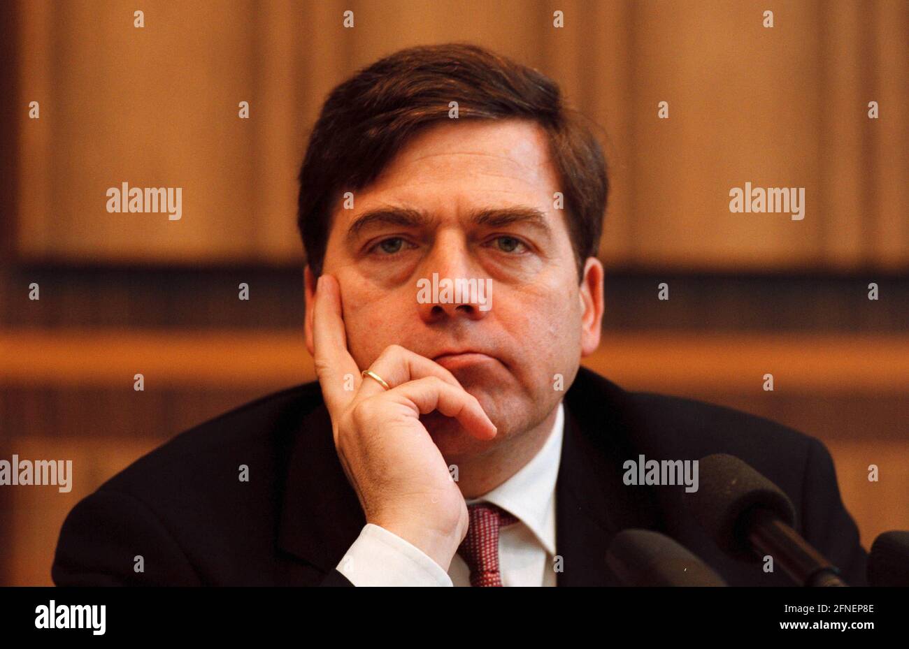 Siegmar Mosdorf, Parliamentary State Secretary at the Federal Ministry of Economics and Technology, during a press conference. [automated translation] Stock Photo