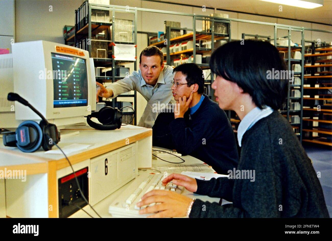 Chinese students receive an introduction in the Media Library of Freie Universität Berlin. [automated translation] Stock Photo