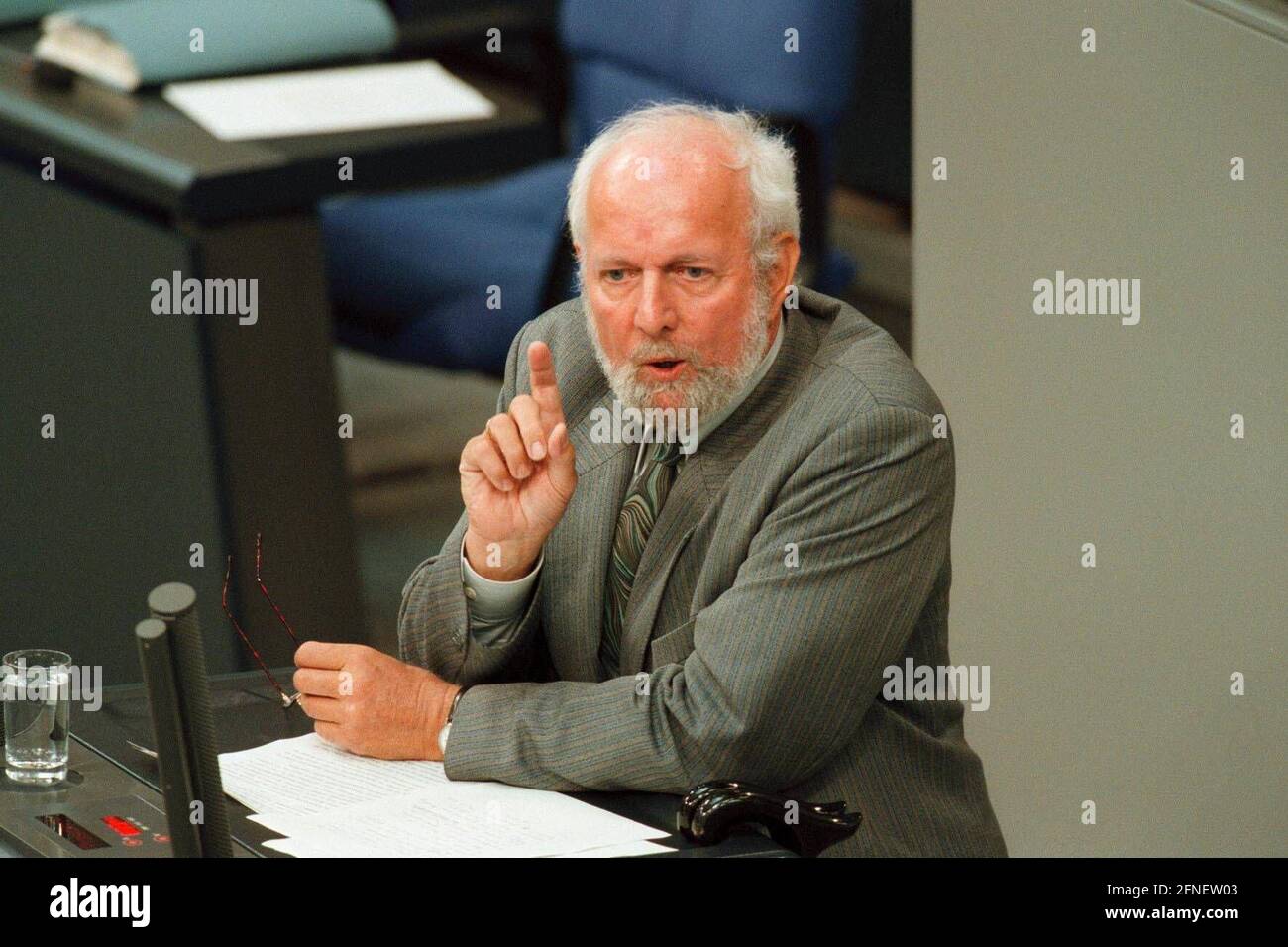 Ernst Ulrich von Weizäcker, SPD politician, in the plenary hall of the German Bundestag. [automated translation] Stock Photo