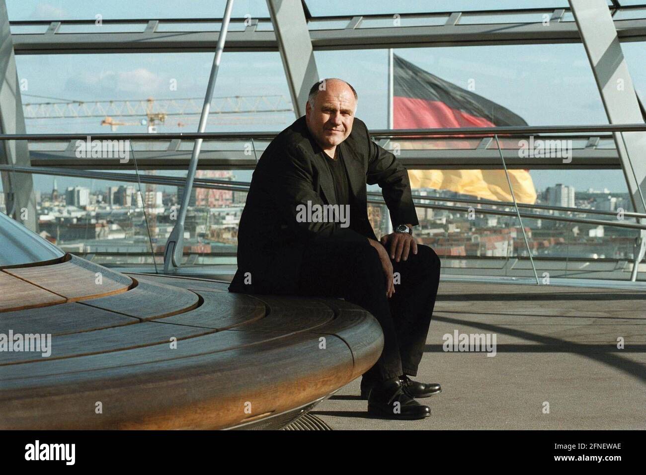 Rezzo Schlauch, parliamentary party leader of Bündnis 90/Die Grünen, in the glass dome of the Reichstag building in Berlin. [automated translation] Stock Photo
