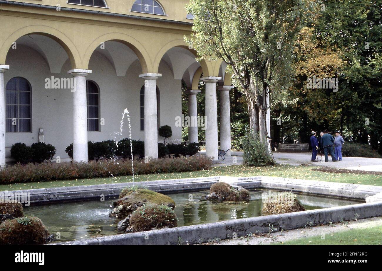 Munich East Cemetery, funeral hall with fountain. [automated translation] Stock Photo Alamy