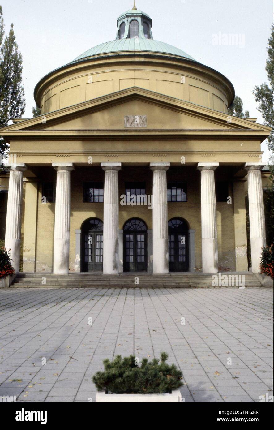 The funeral hall at the Munich East Cemetery. [automated translation] Stock Photo Alamy