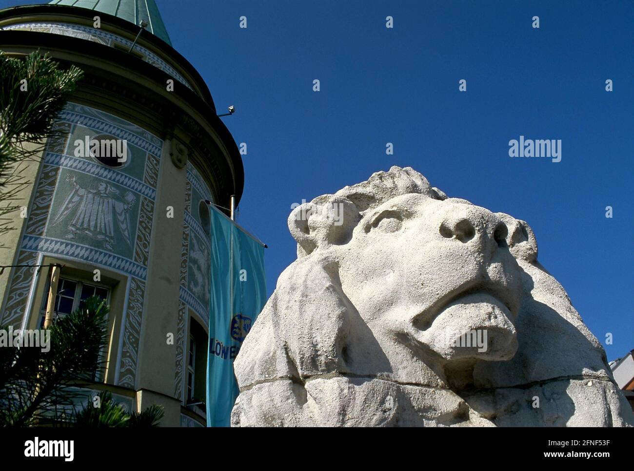 The lion as the landmark of the Löwenbräukeller at Stiglmaier-Platz. [automated translation] Stock Photo