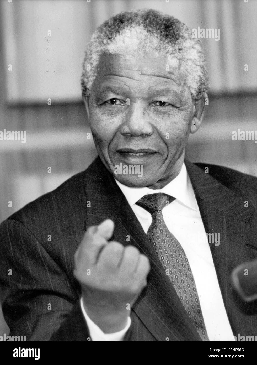 Nelson Mandela Portrait Black And White Stock Photos Images Alamy Nelson Mandela Portrait Black And White Stock Photos Images Alamy