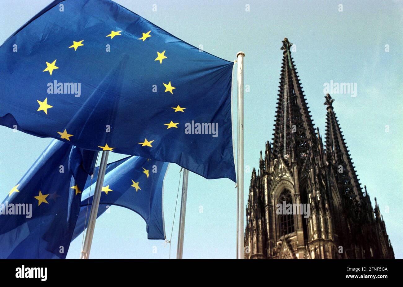 Cologne before the meeting of the European Council: EU - flags in front of the Cologne Cathedral. [automated translation] Stock Photo