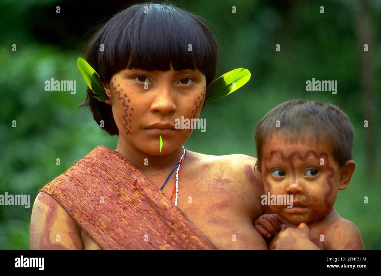 Yanomami child hi-res stock photography and images - alamy