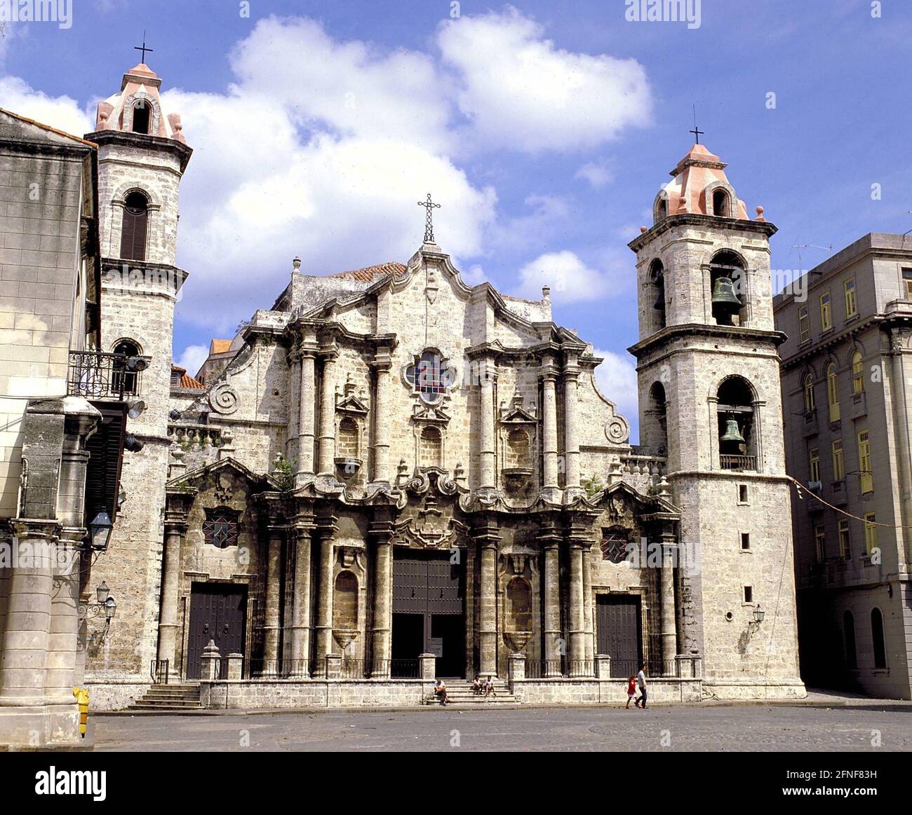 Catedral de san cristobalde la habana hires stock photography and