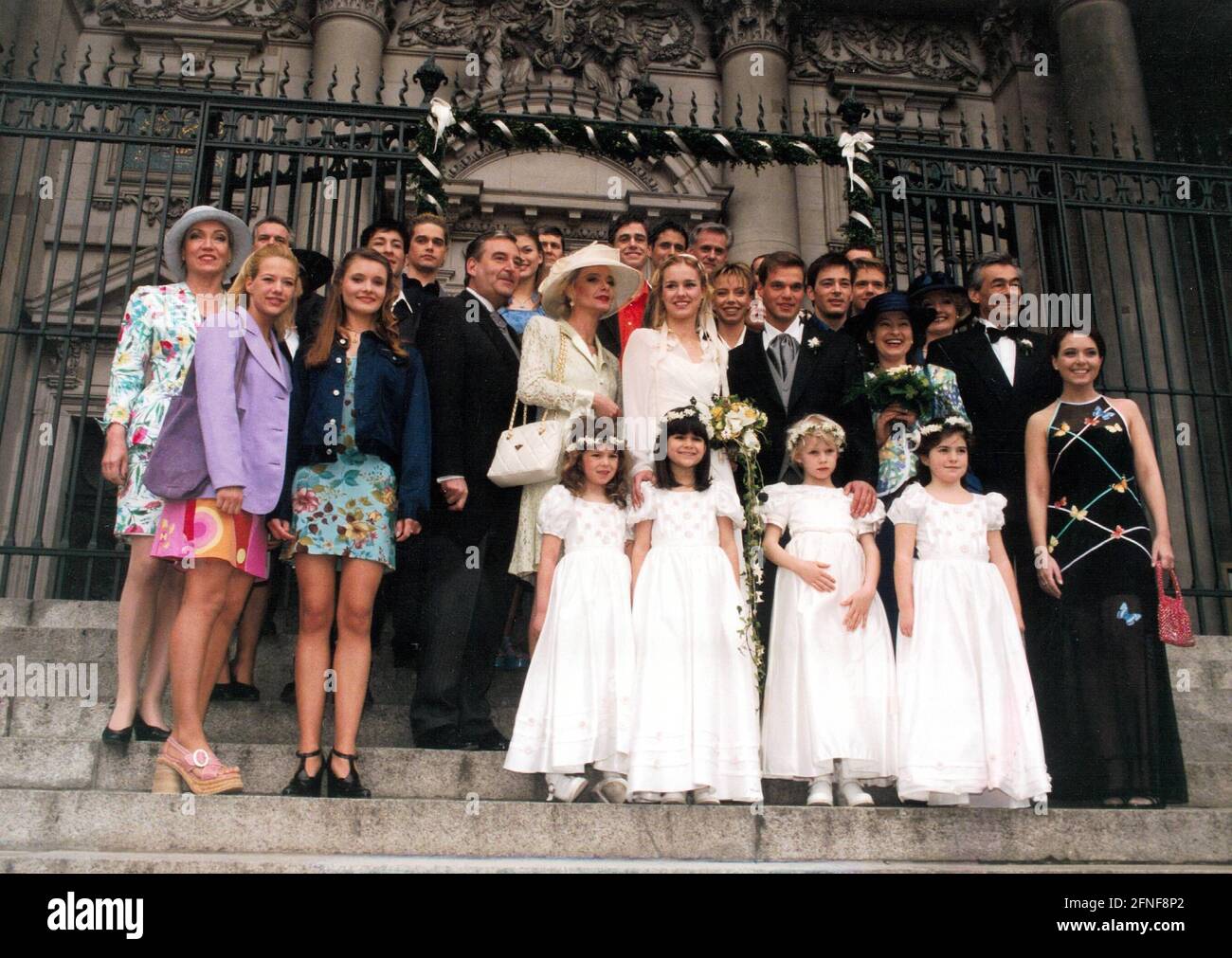 Dream wedding in the 1500th episode of the TV series 'Gute Zeiten, schlechte Zeiten': Florentine (Flo) Spira (Rhea Harder) and Andy Lehmann (Raphael Schneider) get married. [automated translation] Stock Photo