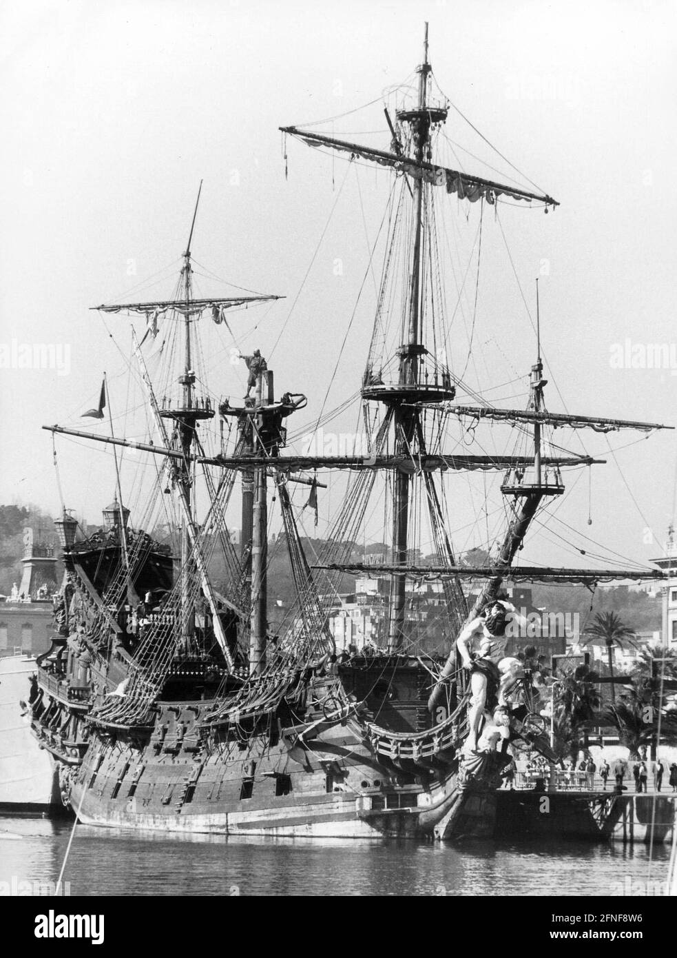 Date of recording: 17.04.1991 Replica of the flagship of Christopher Columbus, the 'Santa Maria' in the harbour of Barcelona. [automated translation] Stock Photo