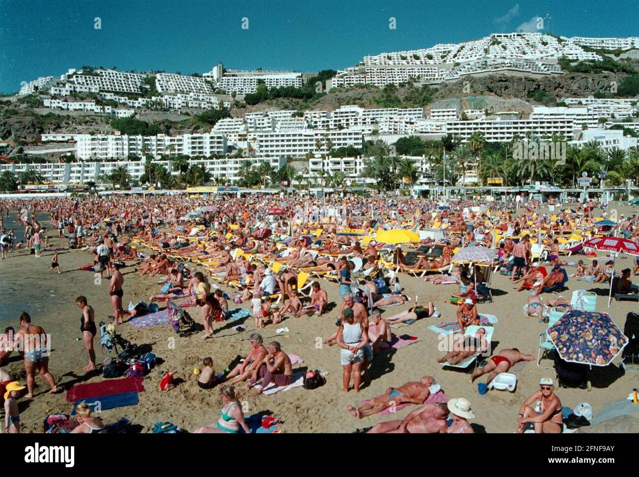 GRAN CANARIA-CANARIAN ISLANDS Hotels and resorts dominate the beach scene. [automated translation] Stock Photo