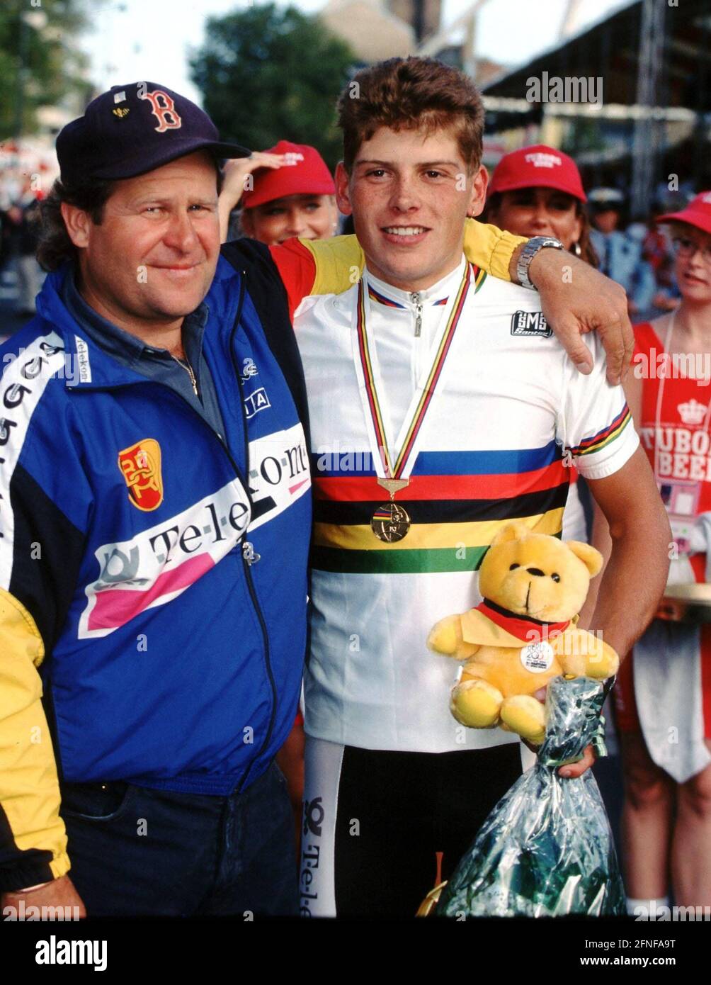 Cycling world championship 1993 in Oslo - world champion of the road amateurs Jan Ullrich with national coach [automated translation] Stock Photo