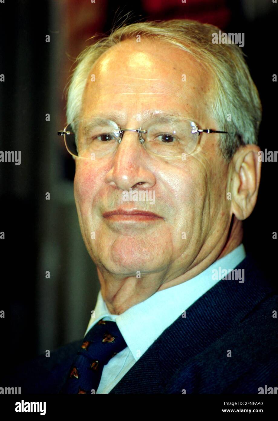 Date of recording: 02.06.1997 Markus Wolf - 19.01.1923 - 09.11.2006 Chief of the GDR foreign espionage from 1952 to 1986 as head of the HVA of the MfS in the rank of a colonel general and deputy minister for state security, at the presentation of his book 'Spionage Chief in the Cold War' on 2 June 1997 in Berlin at the Theater am Schiffbauerdamm [automated translation] Stock Photo