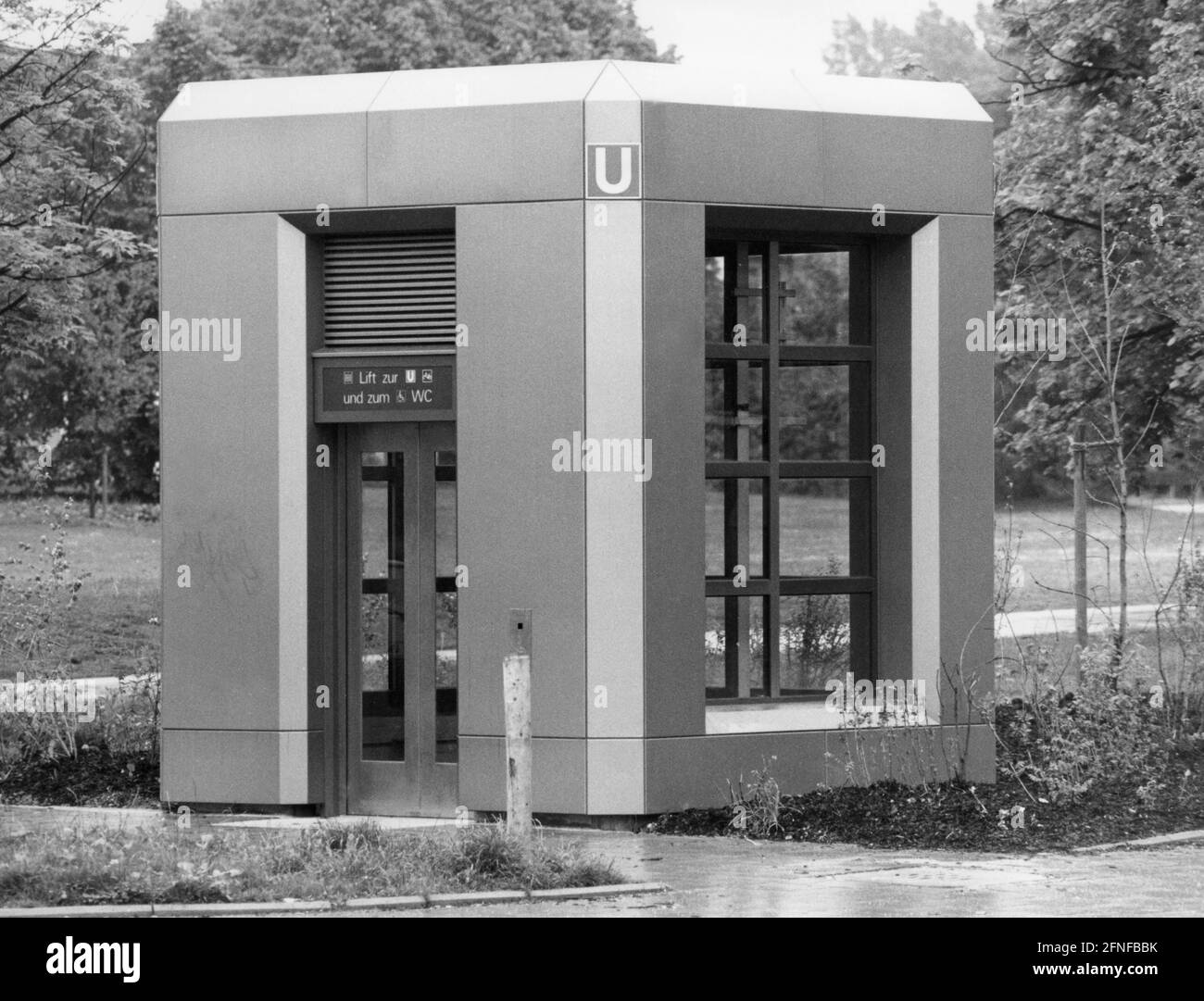 Subway stop St.-Quirin-Platz in Munich [automated translation] Stock ...