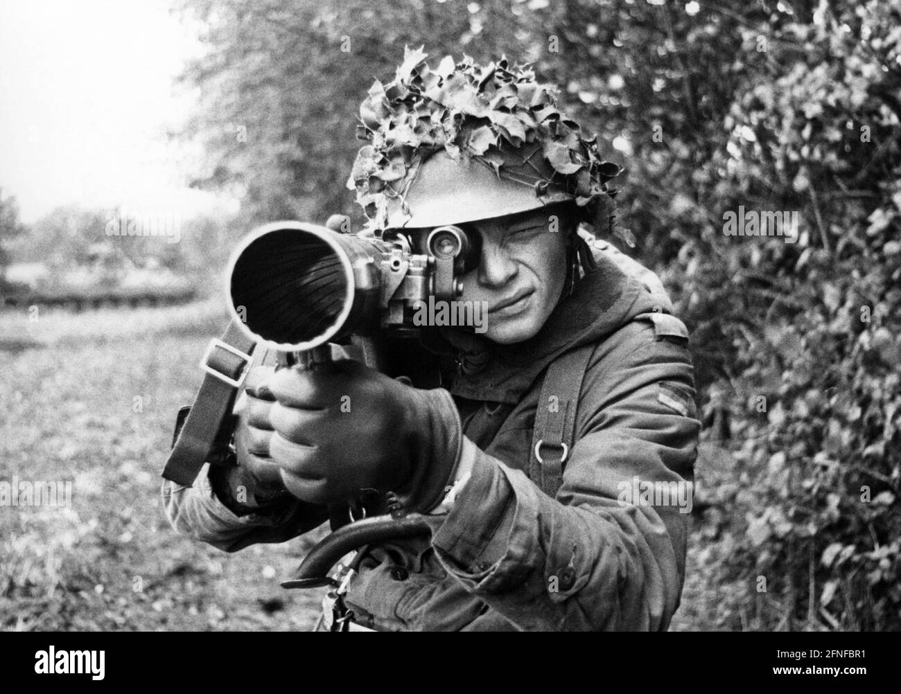 Anti tank weapons hi-res stock photography and images - Alamy