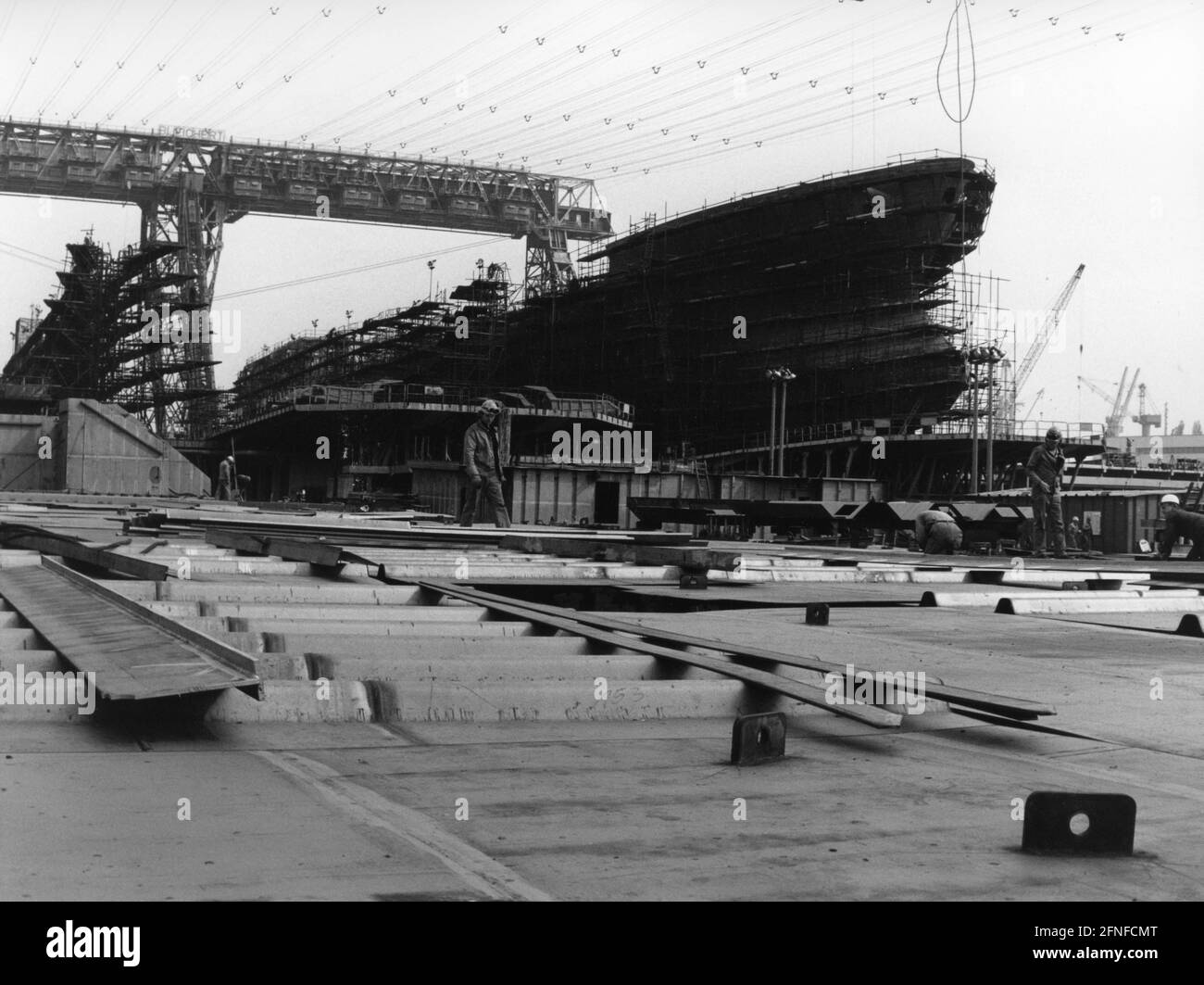 Seaport worker Black and White Stock Photos & Images Alamy