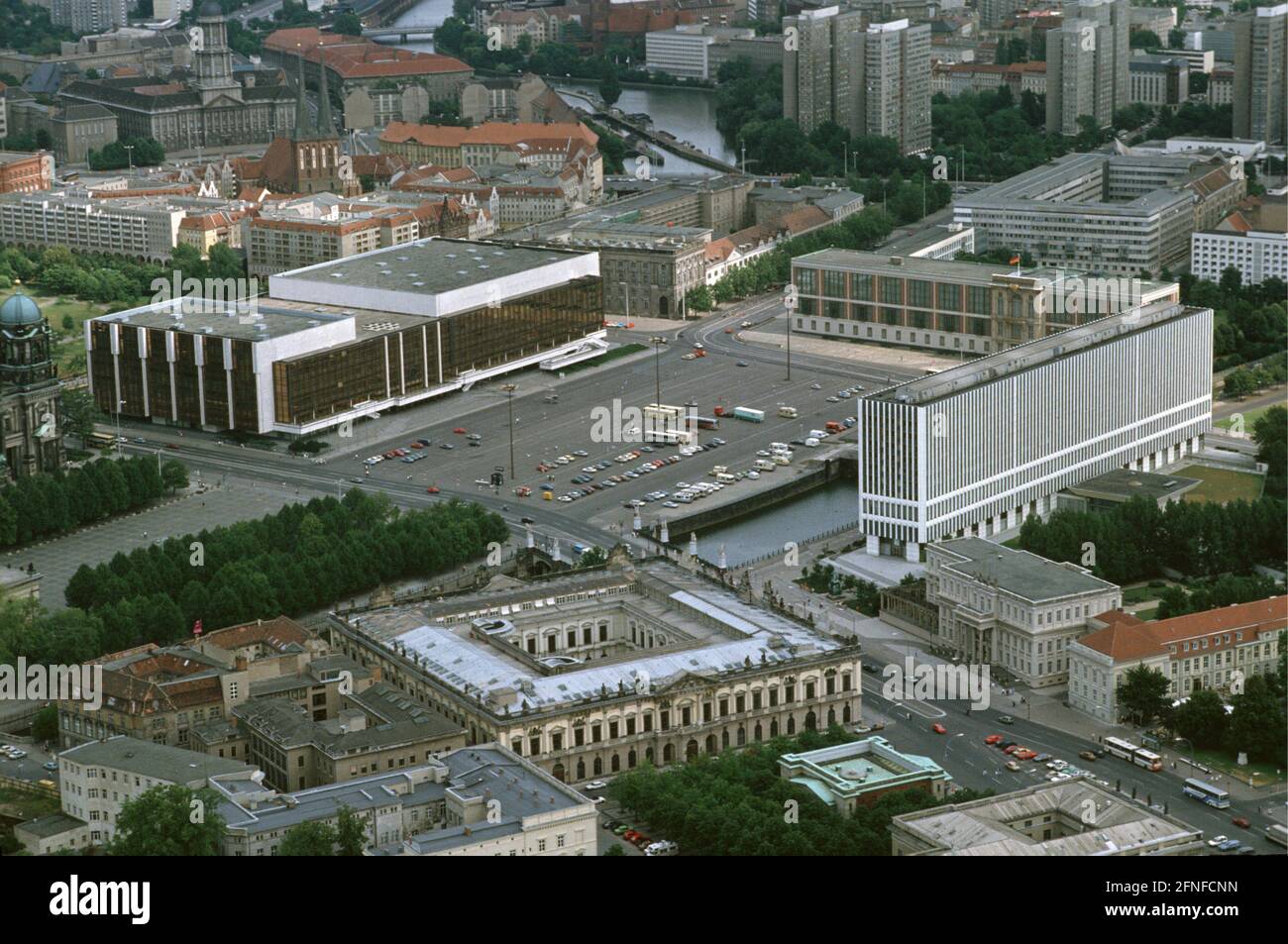 Berlin 1990 aerial view hi-res stock photography and images - Alamy