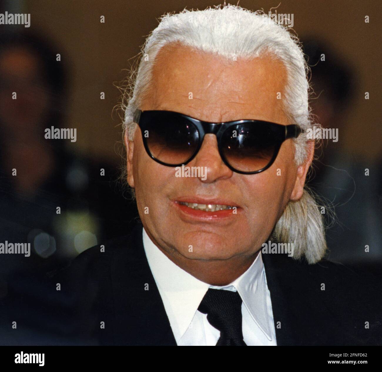 Karl lagerfeld 90s hi-res stock photography and images -