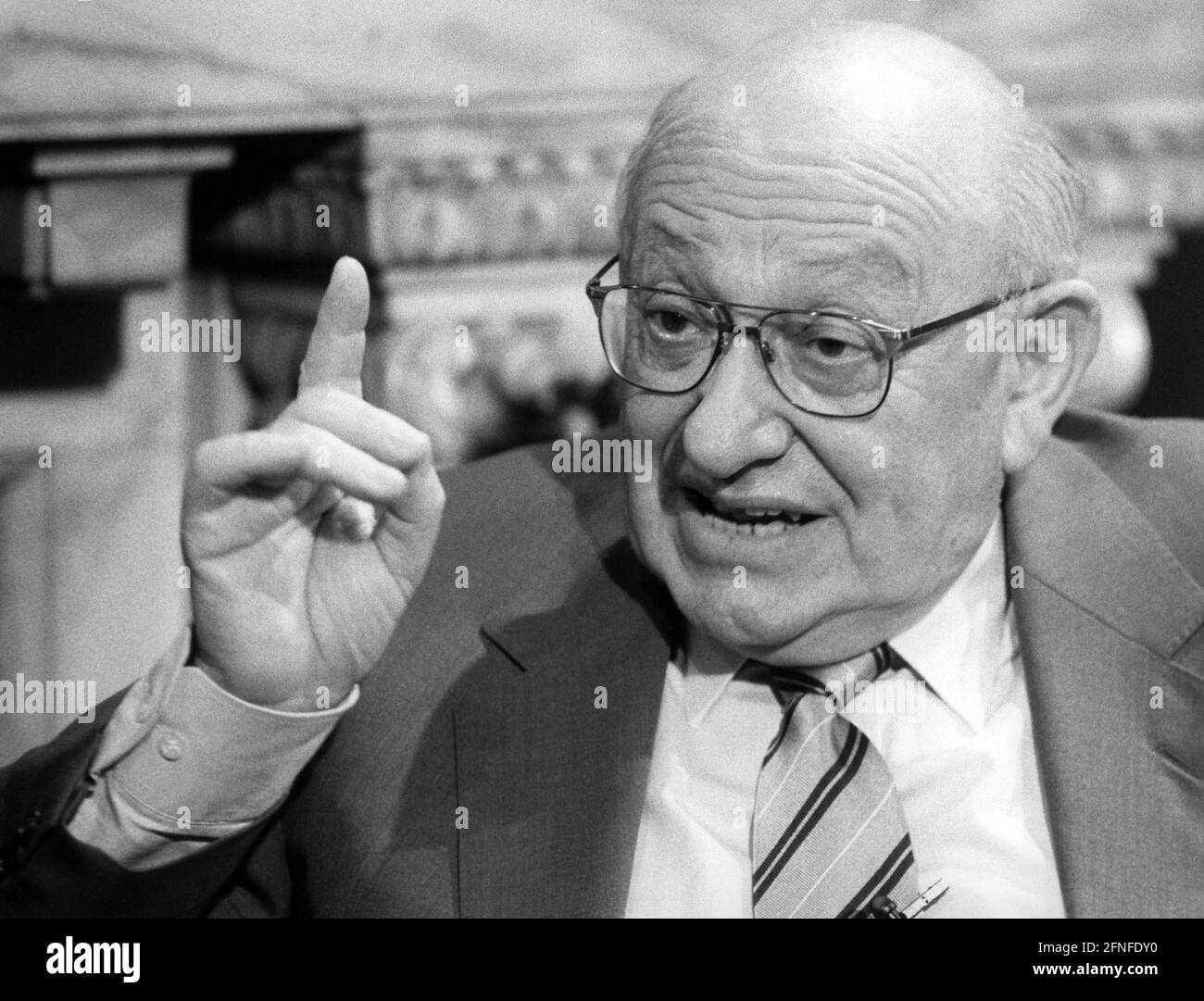 Literary critic Marcel Reich-Ranicki during a debate on the book 'Ein weites Feld' by author Günter Grass. [automated translation] Stock Photo