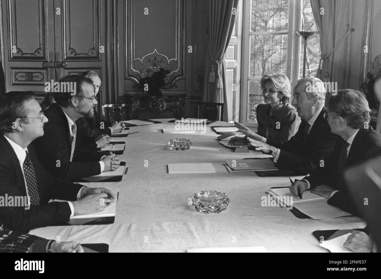 SPD Chairman Rudolf Scharping (center left) during his inaugural visit to French Prime Minister Edourd Balladur (center right). [automated translation] Stock Photo