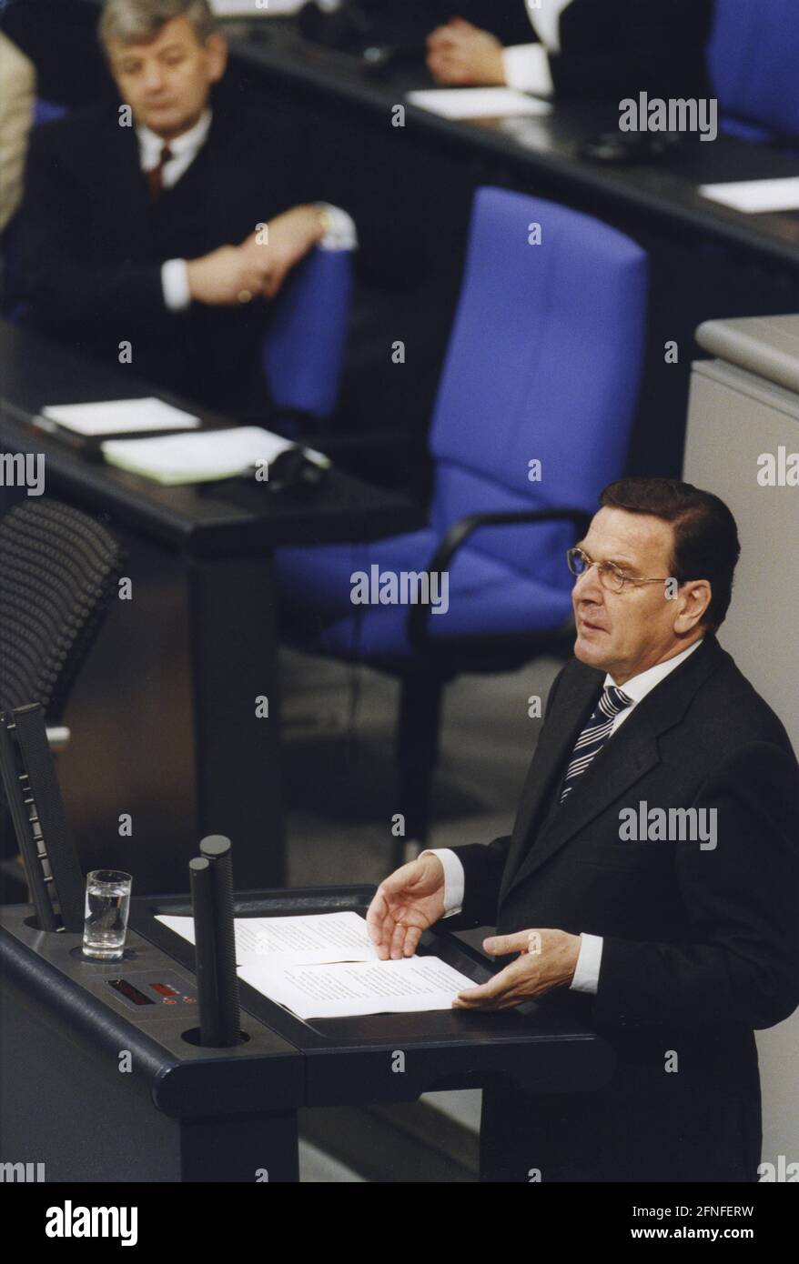 Federal Chancellor Gerhard Schröder gives a speech at the ceremony in the Bundestag to mark the fall of the Berlin Wall in 1989. [automated translation] Stock Photo