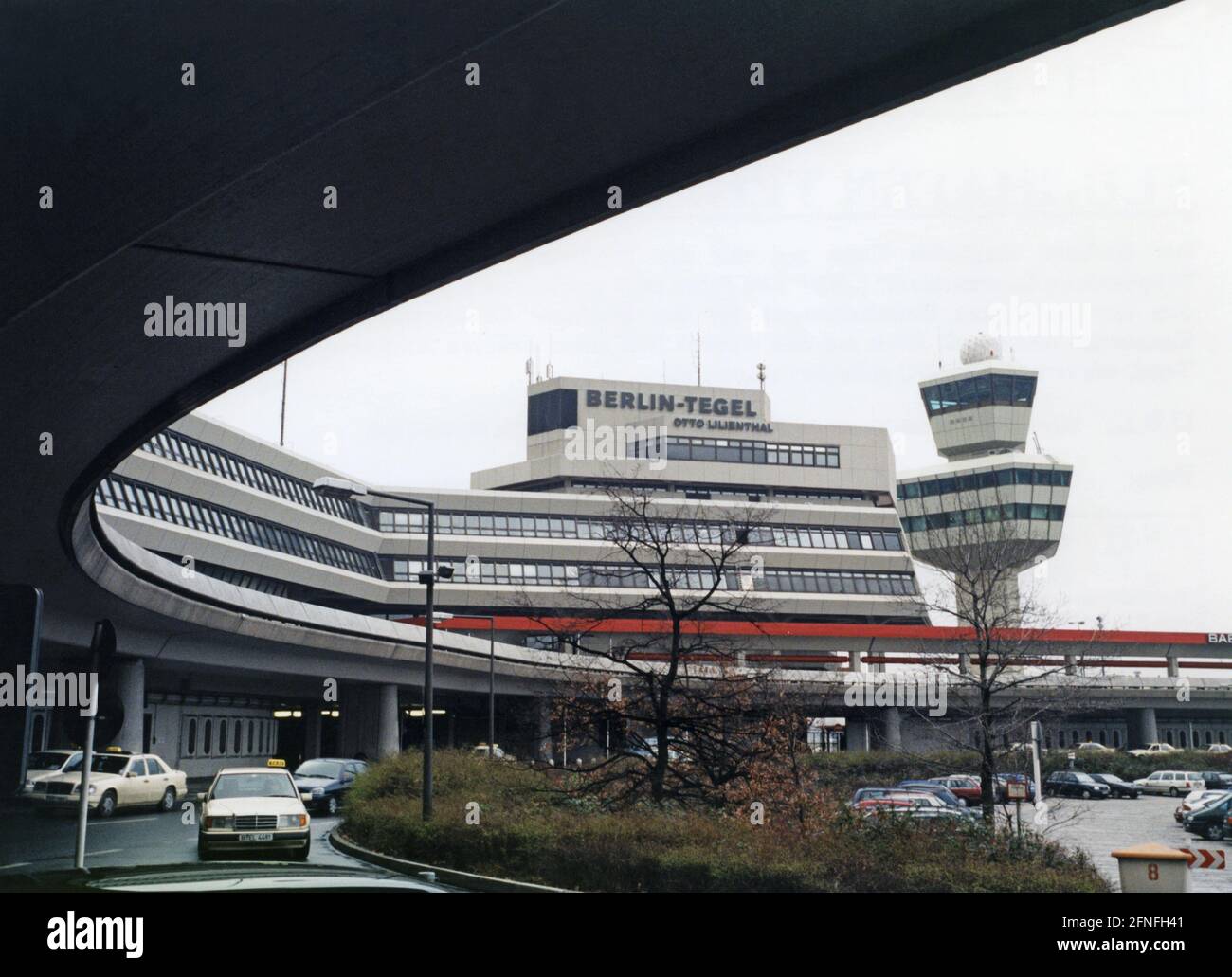 Terminal B of Berlin Tegel Airport in 1998, with the control tower in the background. [automated translation] Stock Photo