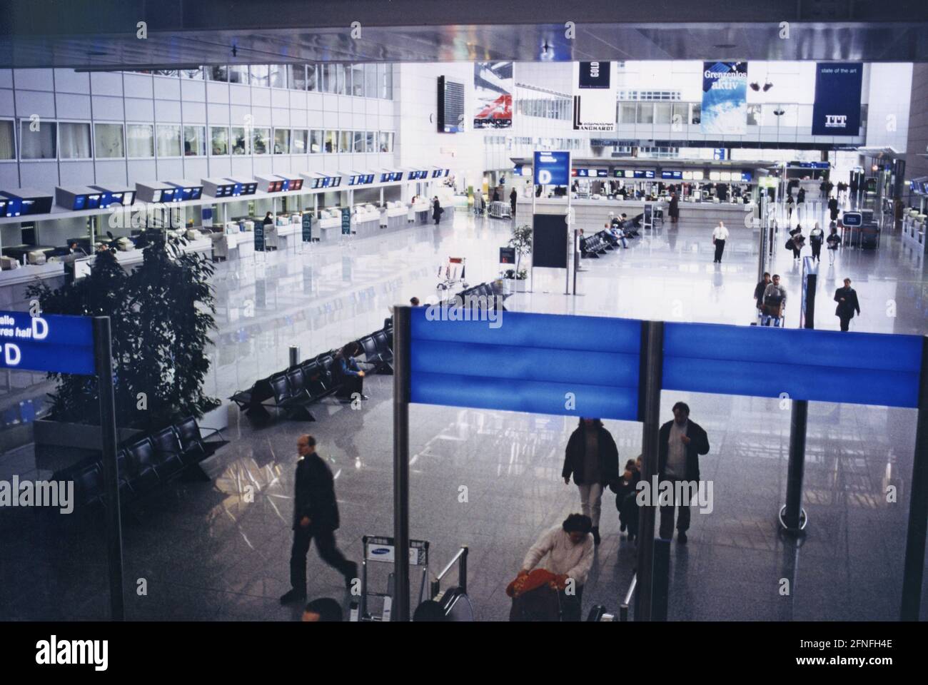 Departure hall at Frankfurt Airport. [automated translation] Stock