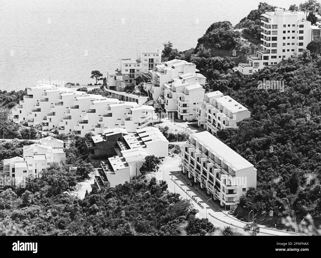 New hotels and apartment buildings in Cala Salions on the Costa Brava. Undated photo ca. 1993. [automated translation] Stock Photo