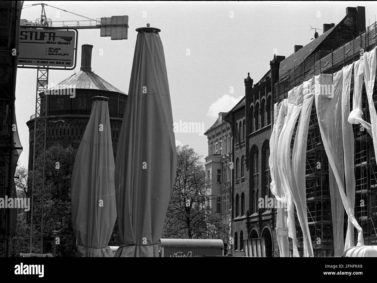 Redevelopment in Berlin Prenzlauer Berg, rereuste and tarpaulins in
