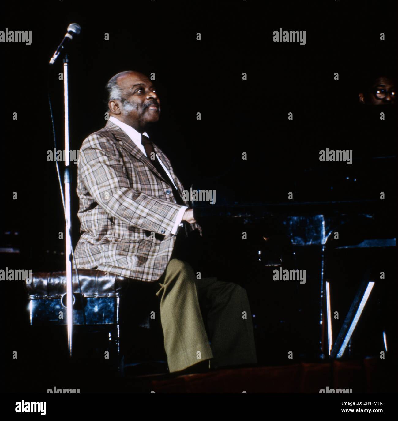 Count Basie, amerikanischer JazzPianist, Organist und Bandleader, am Piano circa 1980. Count