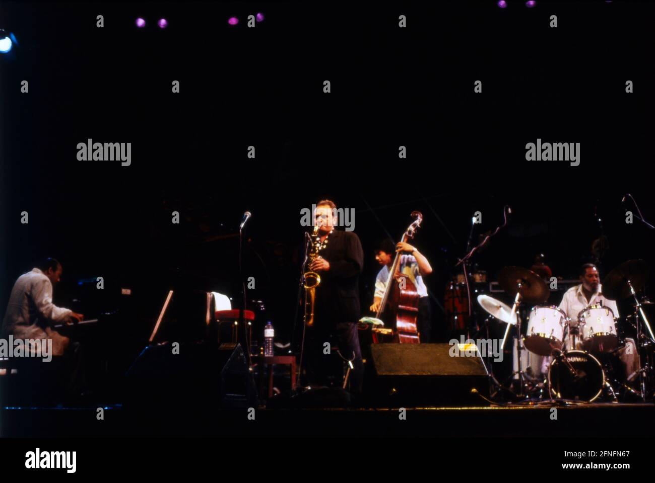Stan Getz Quartet, Stan Getz, tenor sax; Kenny Barron, piano; Yasuhito Mori, acoustic double
