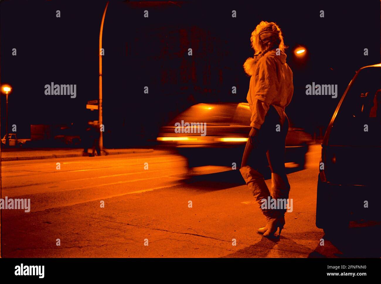 street whore prostitute Berlin-Mitte, DEU, 22.03.199, street prostitute (autostrich) Oranienburger  Strasse, prostitute, whore, [automated translation] Stock Photo - Alamy