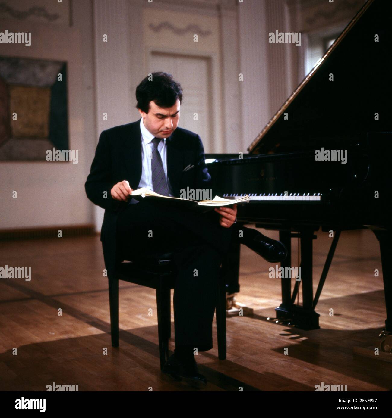 Yefim Bronfman, geboren in Usbekistan, amerikanisch-israelischer Pianist, am Flügel, 1987. Yefim Bronfman, born in Uzbekistan, American-Israeli pianist, on the Grand piano, 1987. Stock Photo