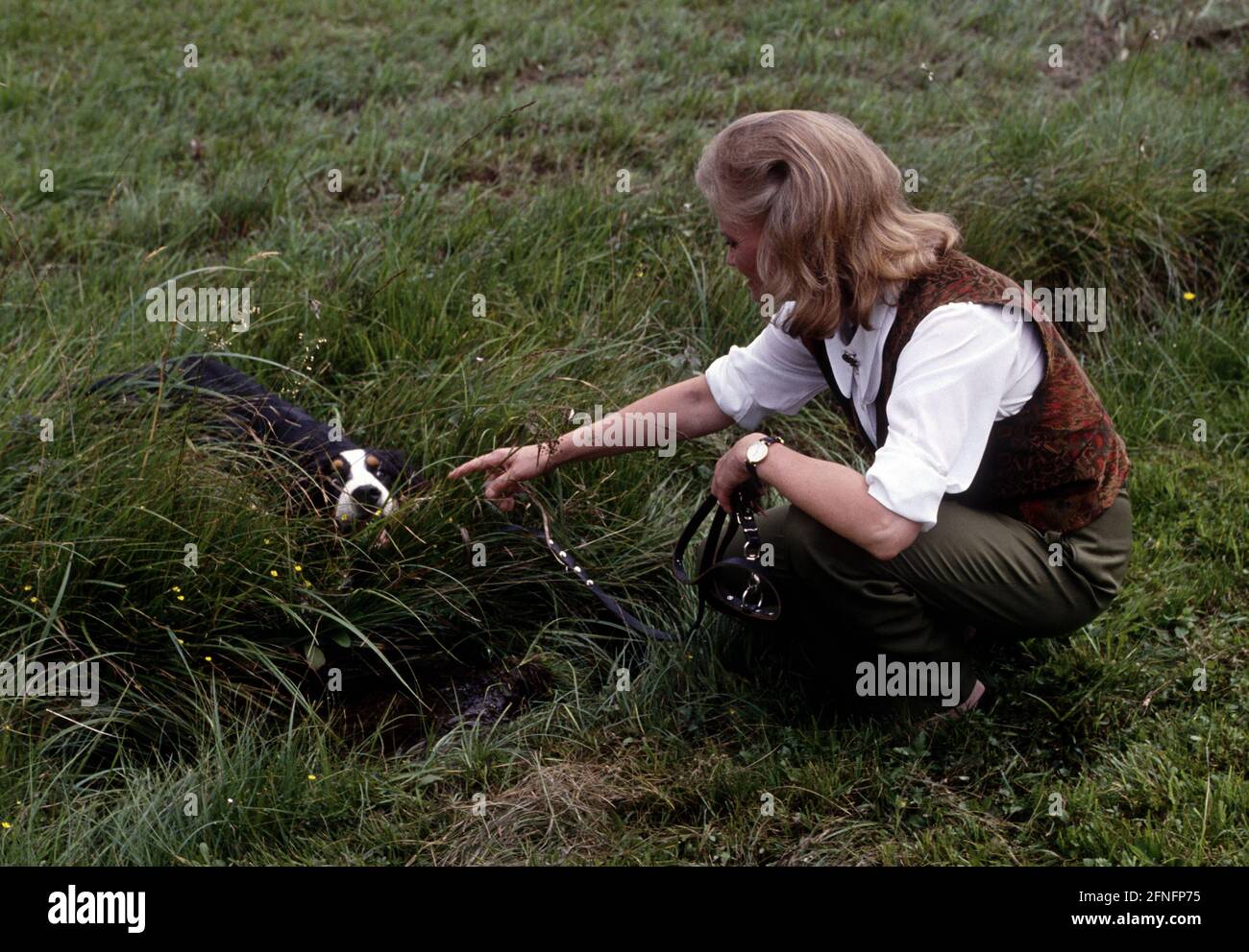 Hannelore KOHL on holiday near St.Gilgen in Austria with dog Felix , August 1991 [automated translation] Stock Photo