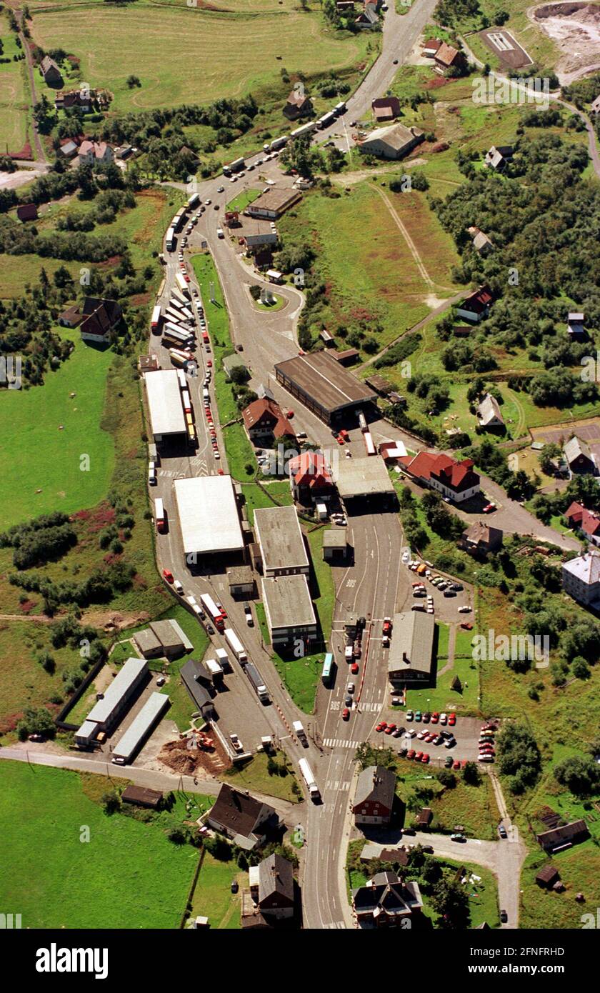 Germany, Zinnwald, 11.08.1998 Archive No: 33 4 17 Photo: Aerial view of the  border crossing 