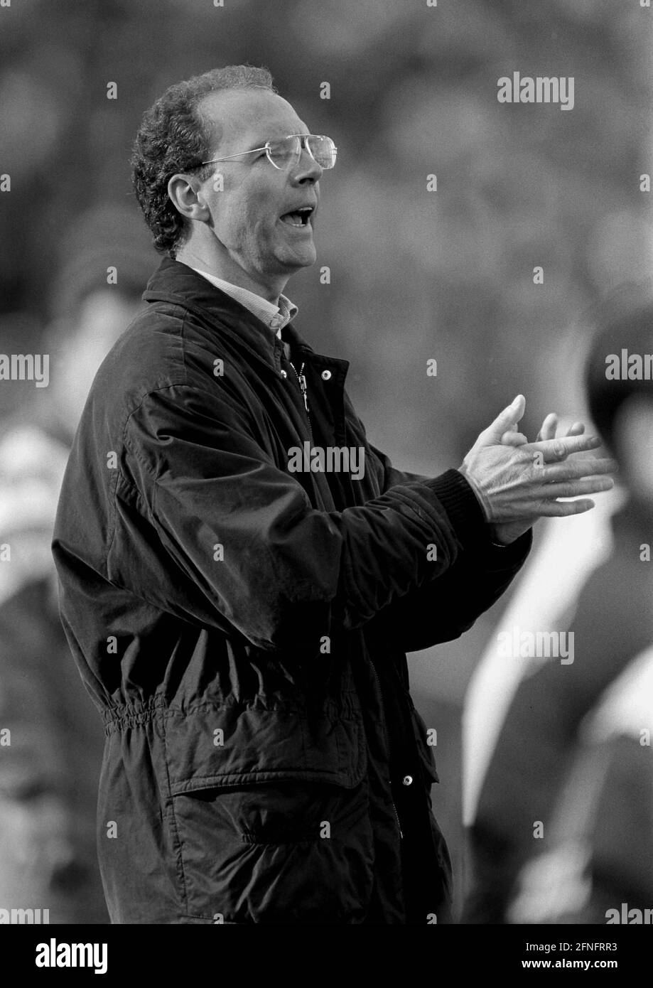 FUSSBALL 1. BUNDESLIGA SAISON 1993/1994 Bayern Muenchen - 1. FC Koeln 02.04.1994 Coach Franz Beckenbauer (FC Bayern Muenchen) PHOTO: WEREK Pressebildagentur xxNOxMODELxRELEASExx [automated translation] Stock Photo