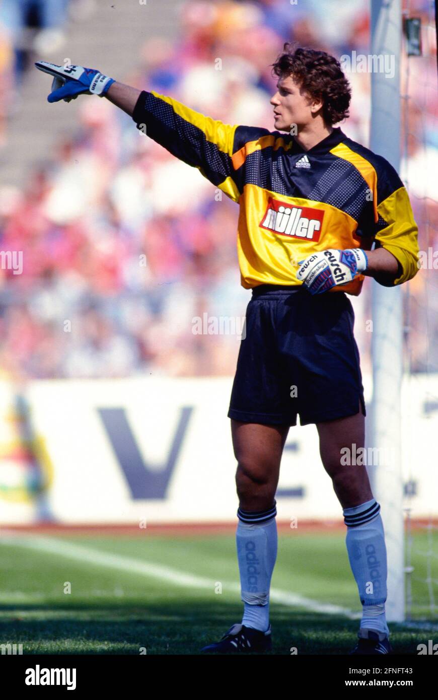 Soccer 1st Bundesliga 1993/1994 34th Matchday 07.05.1994 FC Bayern Muenchen - FC Schalke 04 Goalkeeper Jens Lehmann (FC Schalke) PHOTO: WEREK Press Picture Agency xxNOxMODELxRELEASExx [automated translation] Stock Photo