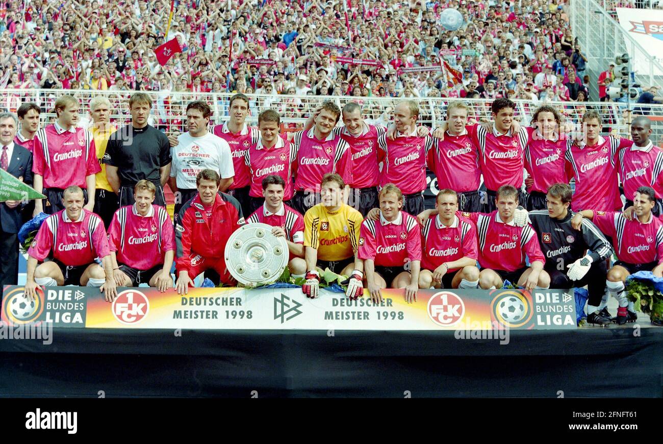 Soccer 1st Bundesliga 1997/1998 34th Matchday 09.05.1998 German Champion  1998, 1. FC Kaiserslautern team picture with championship trophy, President  Hubert Kessler, Marco Reich, Marian Hristov, Petr Kouba, Co-coach Reinhard  Stumpf, goalkeeper coach