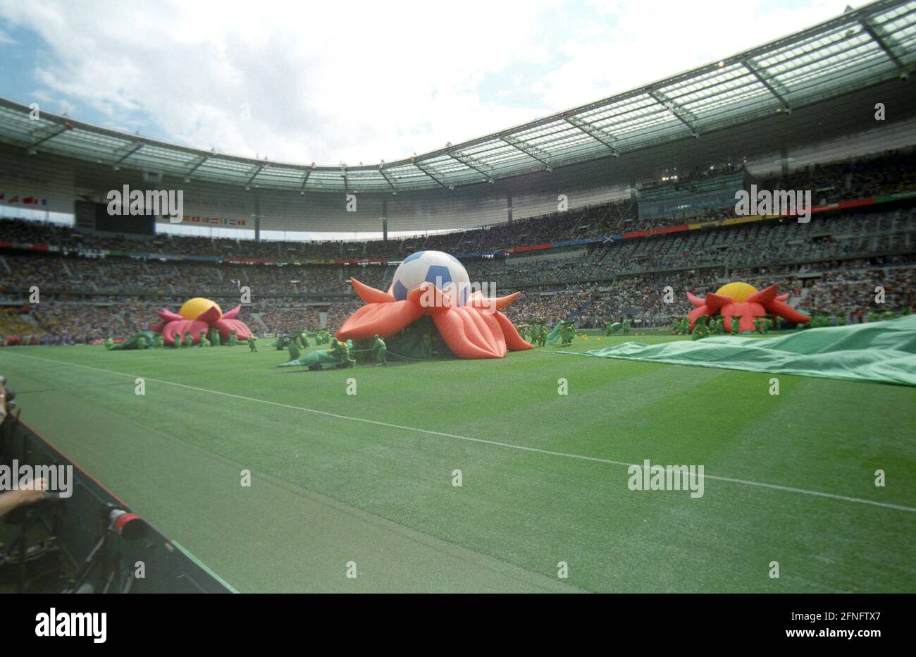 10 06 1998 hires stock photography and images Alamy