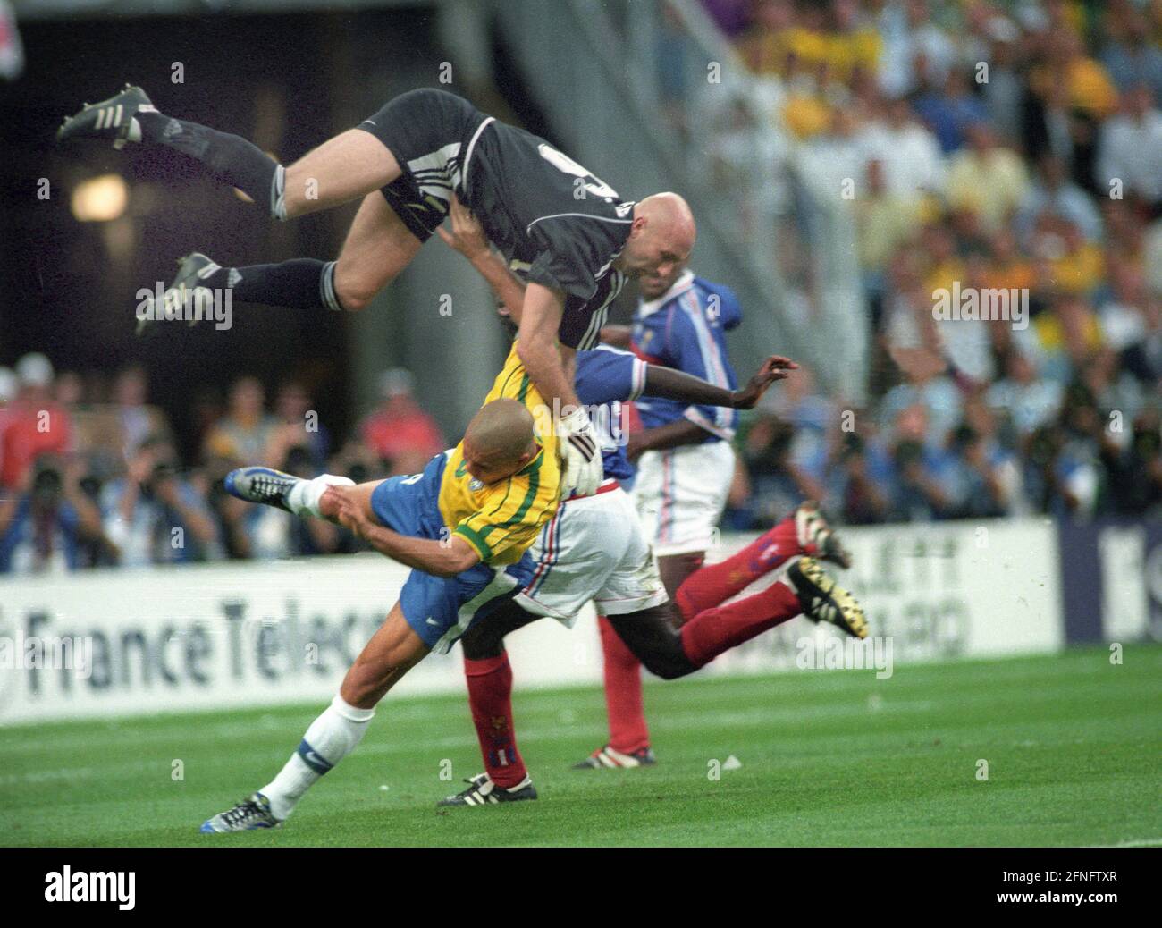World Championship 1998 In France Final France Brazil 3 0 12 07 