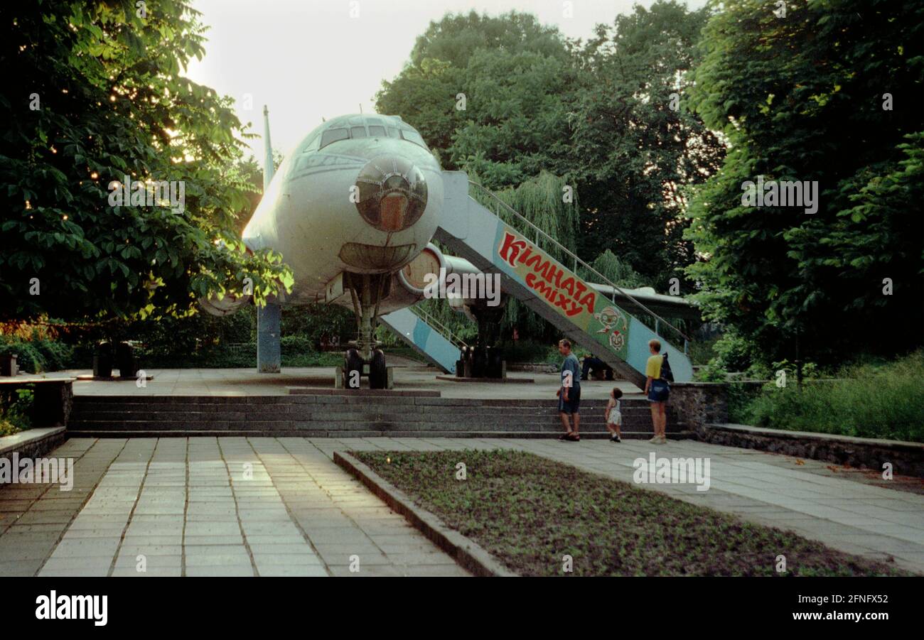 Ukraine / Shitomir / 1998 Monument in the park, a plane in which flew General Zhukov, commander of Soviet troops in the fight against Germany. In Shitomir was a Soviet missile center. The head was Koralyov, the Ukrainian Werner von Braun. There is a rocket museum. // Socialism / History / Communism / War / Soviets [automated translation] Stock Photo