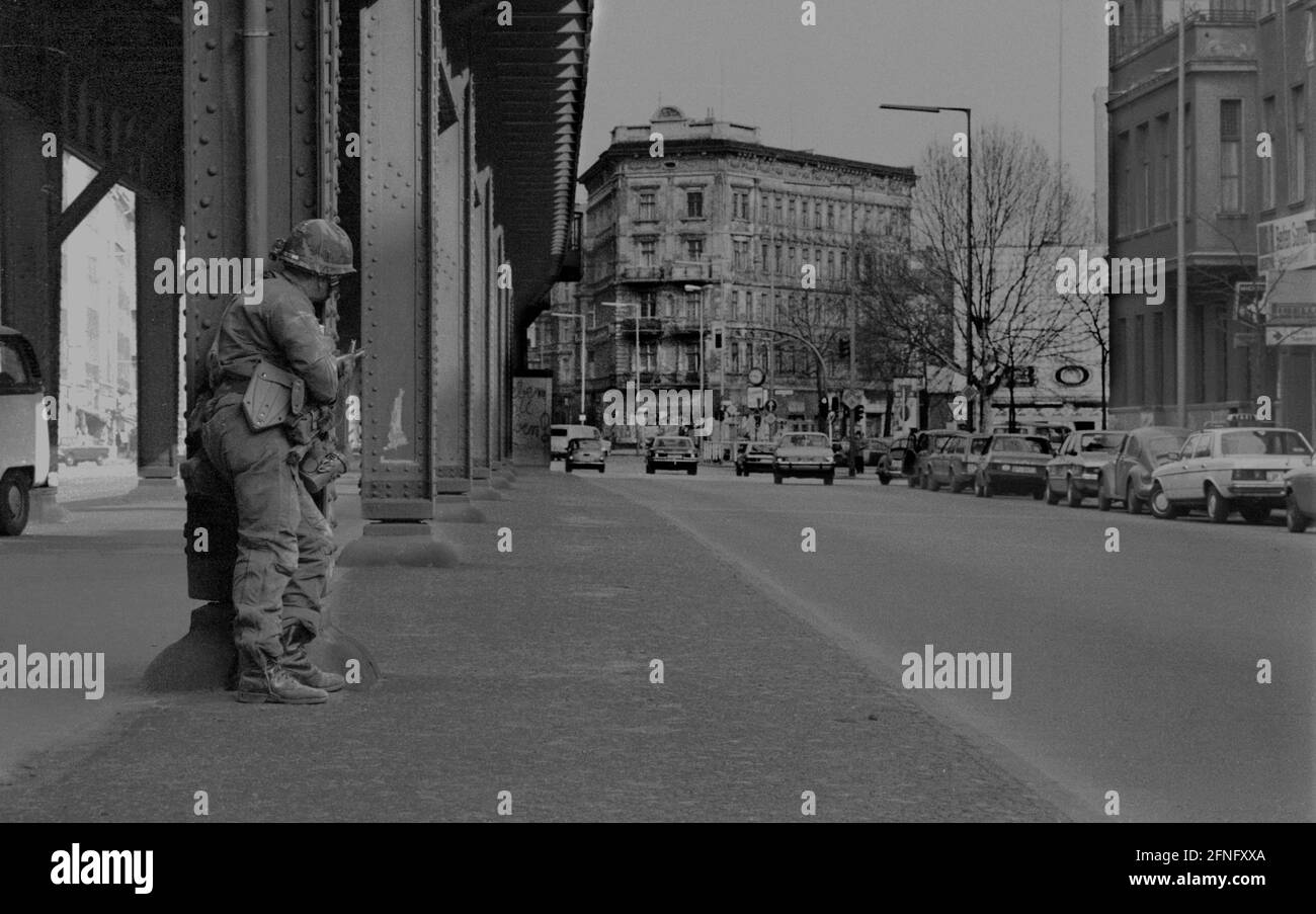 Berlin / Districts / Kreuzberg / 20.3.1980 Skalitzer Strasse. American
