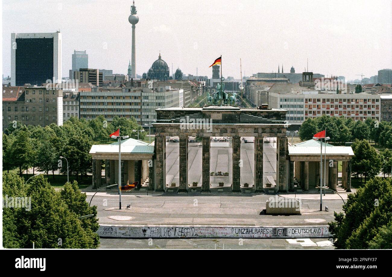 Ronald reagan berlin wall speech hires stock photography and images