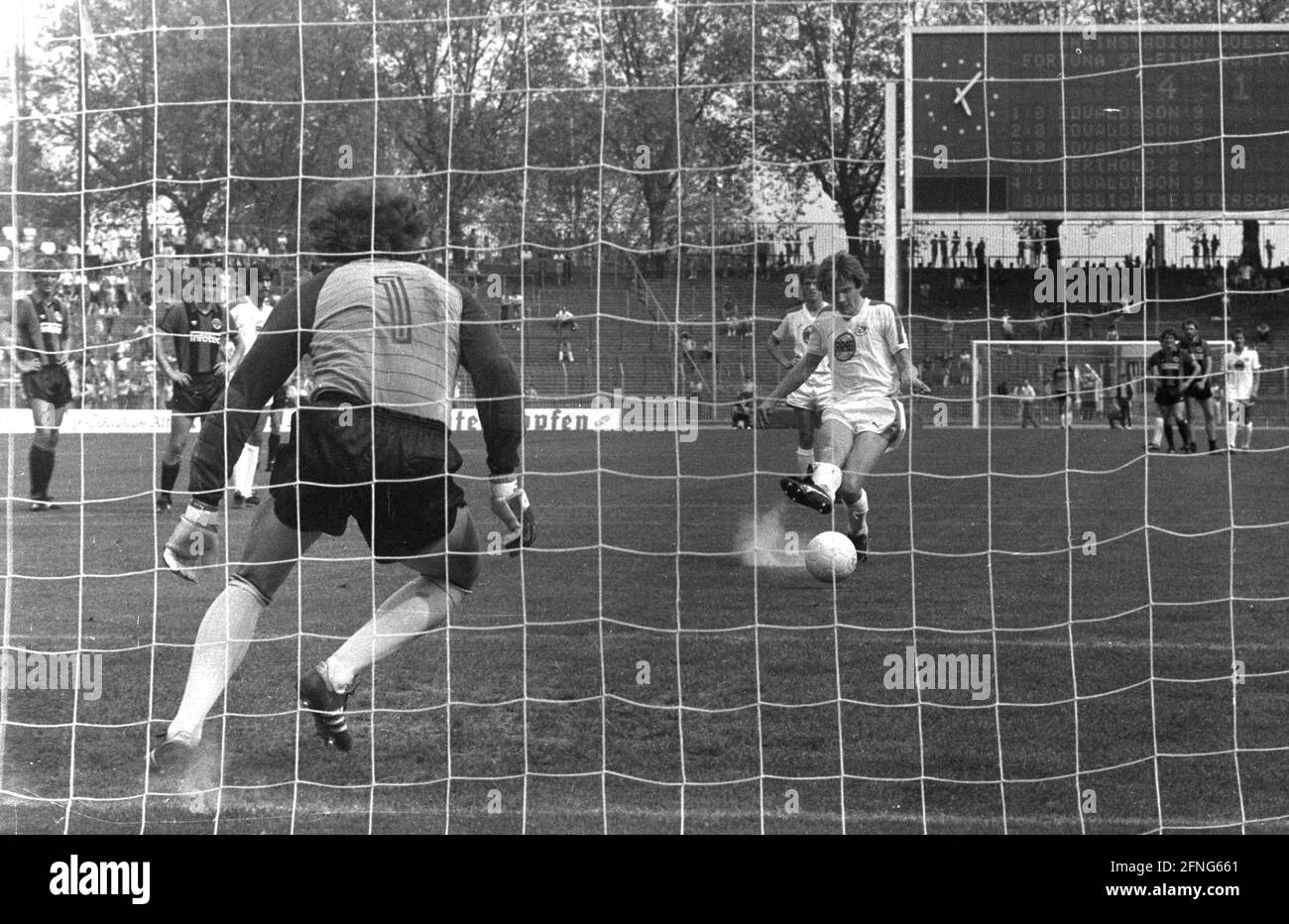 Fortuna Duesseldorf - Eintracht Frankfurt from 04.06.1983: Penalty goal for Fortuna 5:1 by Atli Edvaldsson No model release ! [automated translation] Stock Photo