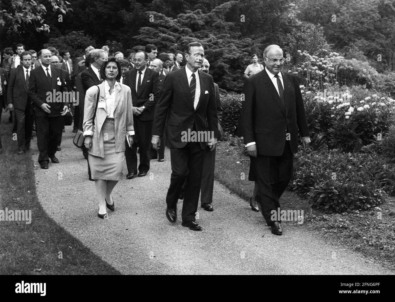 Germany, Bonn, 30.05.1989 Archive No.: 06-61-11 Visit of the American President Photo: Federal Chancellor Helmut Kohl and George H. W. Bush [automated translation] Stock Photo