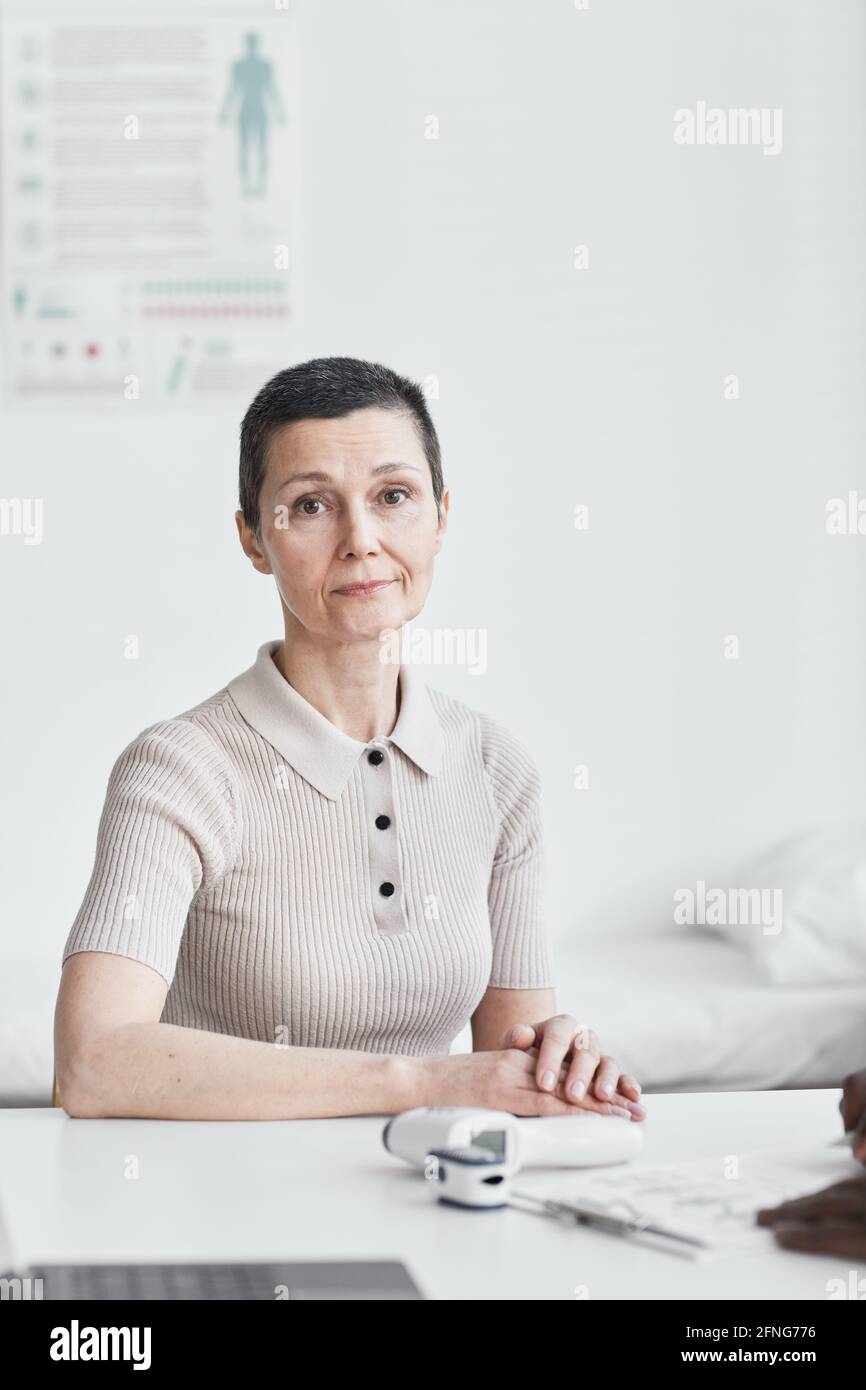 Mature woman doctors office hi-res stock photography and images - Alamy