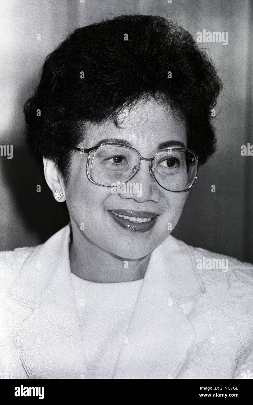 Germany, Bonn, 11.07.1989. Archive No: 07-13-09 State visit of the President of the Philippines Photo: President Corazon Aquino [automated translation] Stock Photo