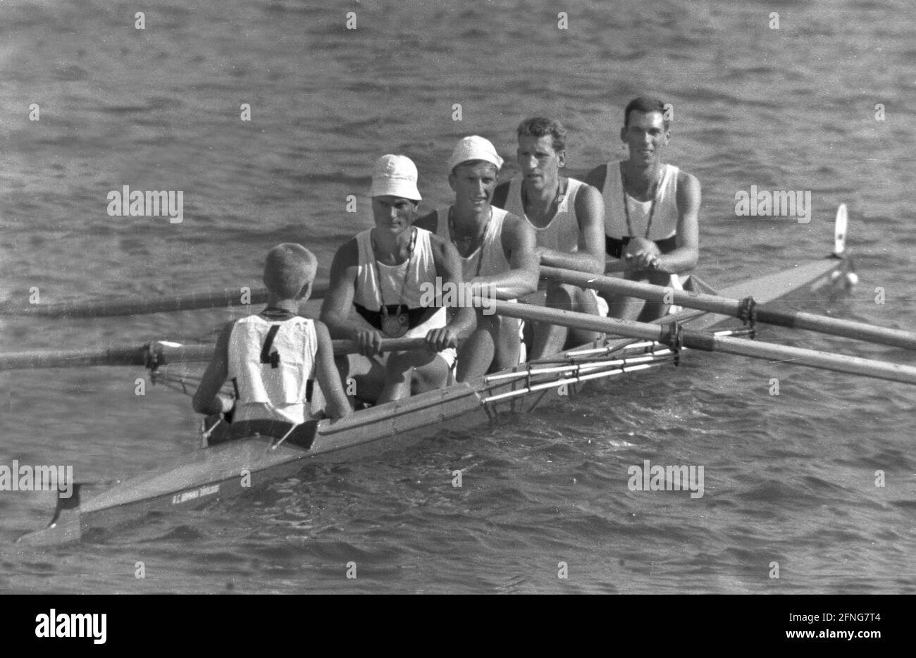 1960 Summer Olympics in Rome. Rowing: The coxed four of the Germania Düsseldorf Rowing Club won the gold medal. From left: cox Michael Obst, stroke Jürgen Litz, Klaus Riekmann, Horst Effertz and Gerd Cintl. [automated translation] Stock Photo