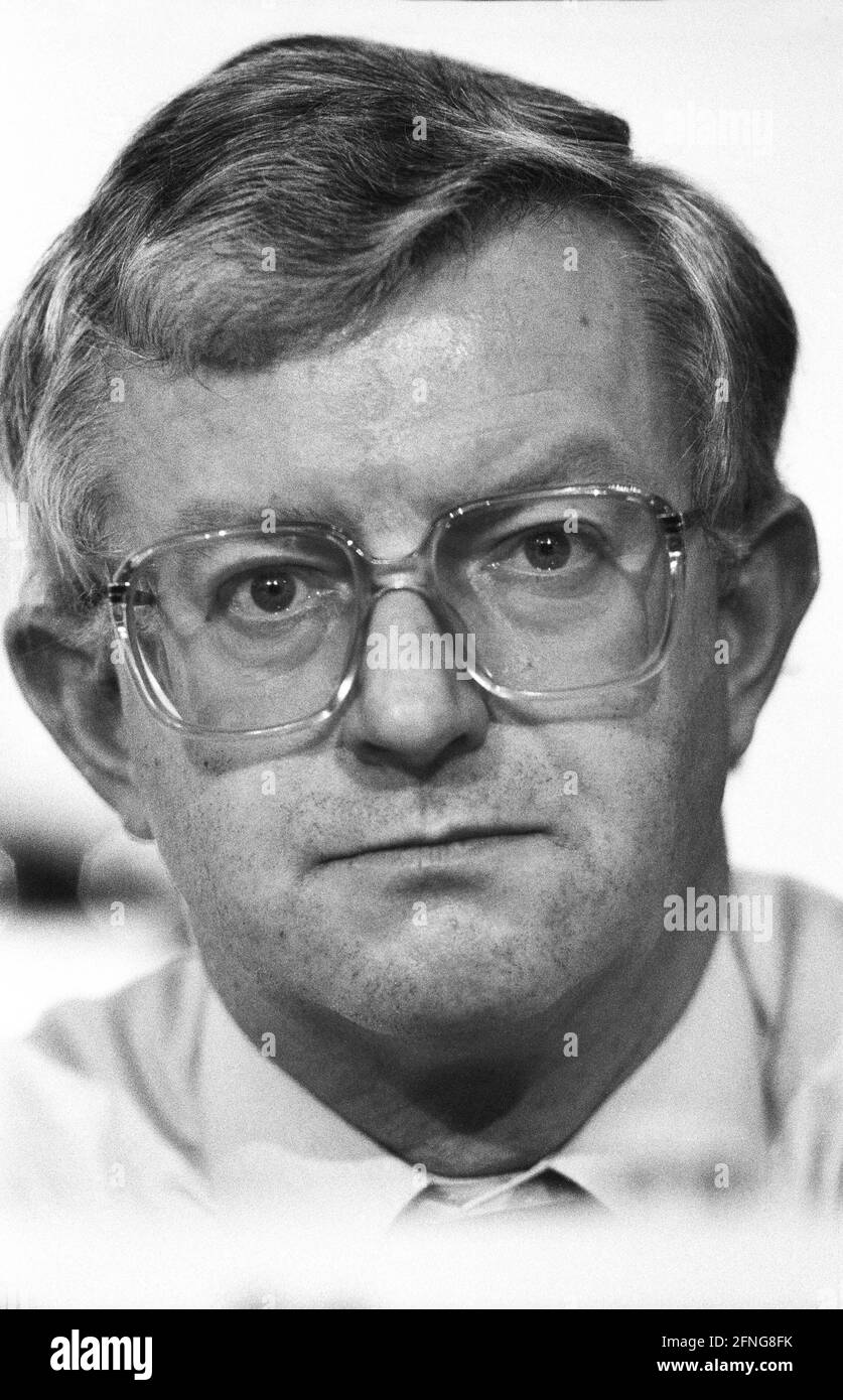 Germany, Hanover, 13.10.1989. Archive No: 09-55-05 CDU state party conference Lower Saxony Photo: Rudorf Seiters [automated translation] Stock Photo