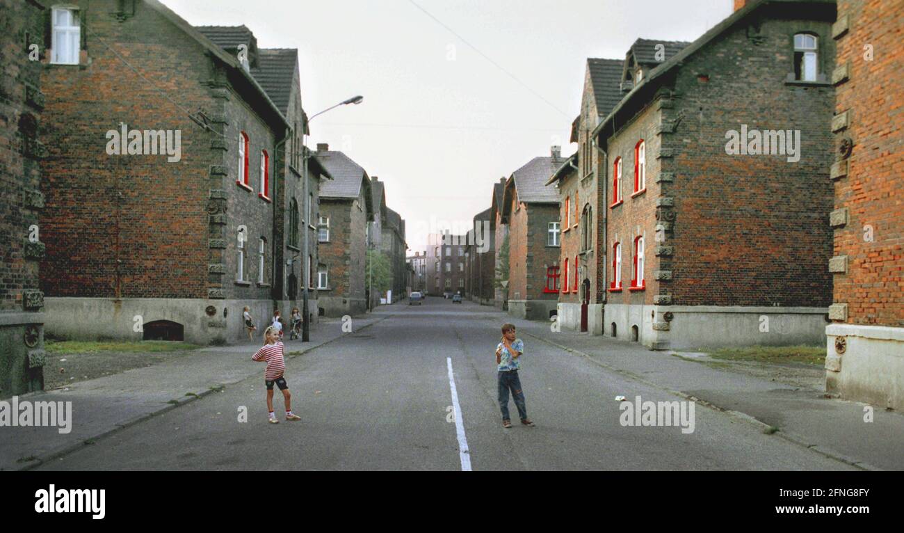 Poland / PL / Upper Silesia / housing / rent / 1997 housing estate of